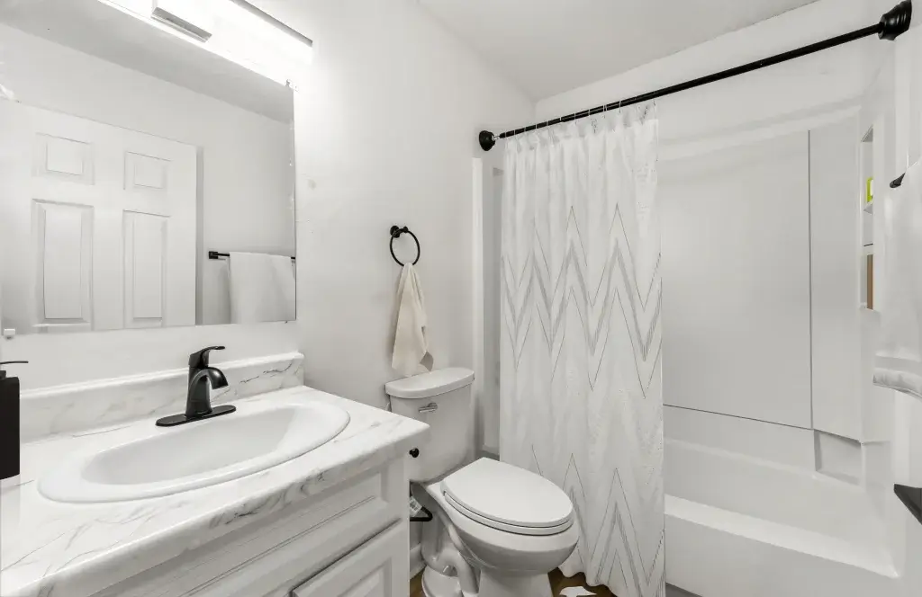sterling glen apartments for rent norcross, ga luxury bathroom 1